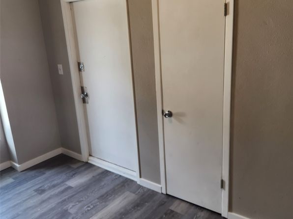 des-moines-iowa-251547434 picture