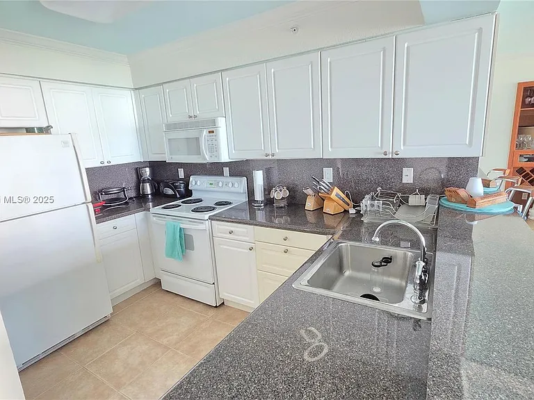 2501 S Ocean Dr #809 — Photo 3