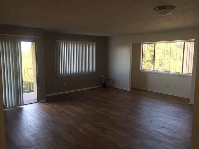 1627 N Fair Oaks Ave — Photo 10