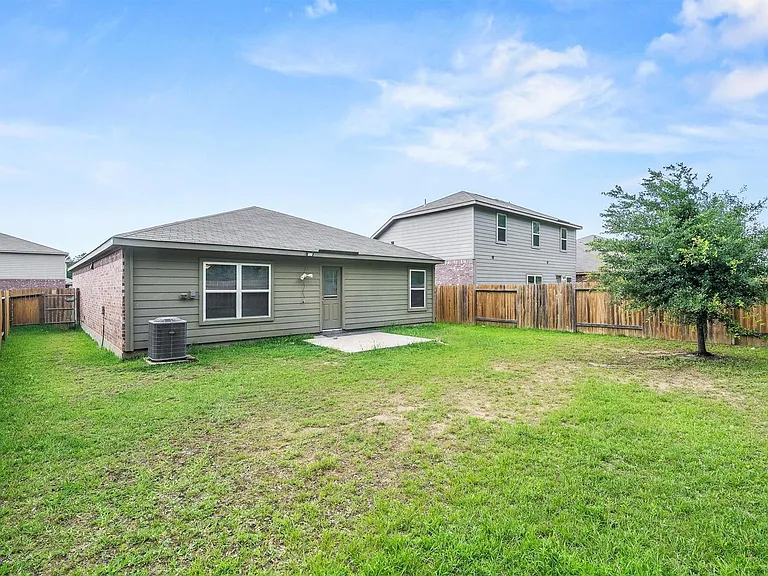 10619 Lost Maples Dr — Photo 26