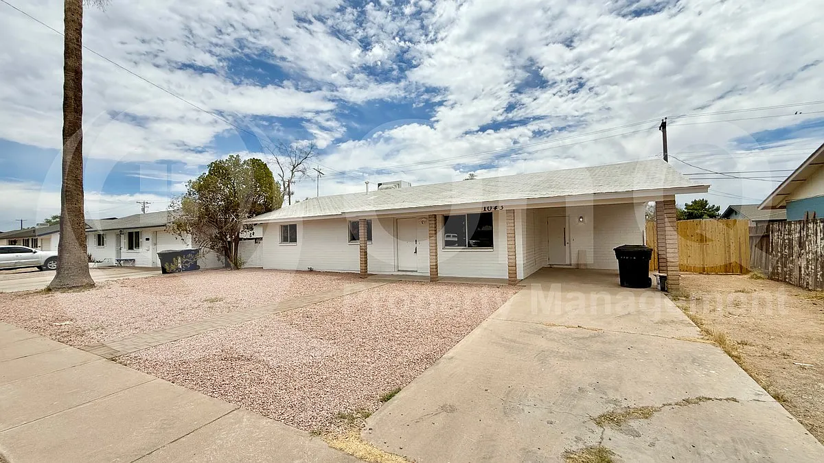 4 bed, 2.0 bath, 1263 sqft, $2,050 — Photo 2