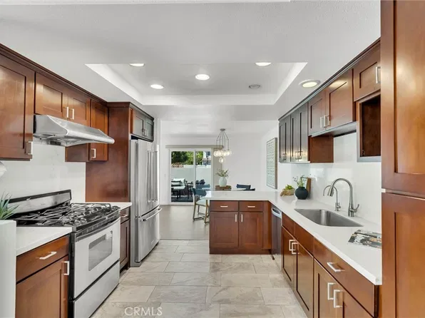 122 Almador, Irvine, CA 92614