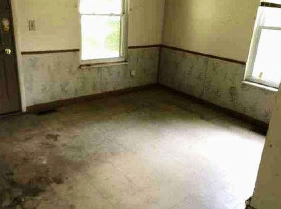 4th image of 1304 Young St