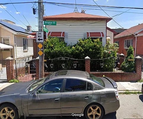 Sold by Momentum Real Estate LLC | media 1