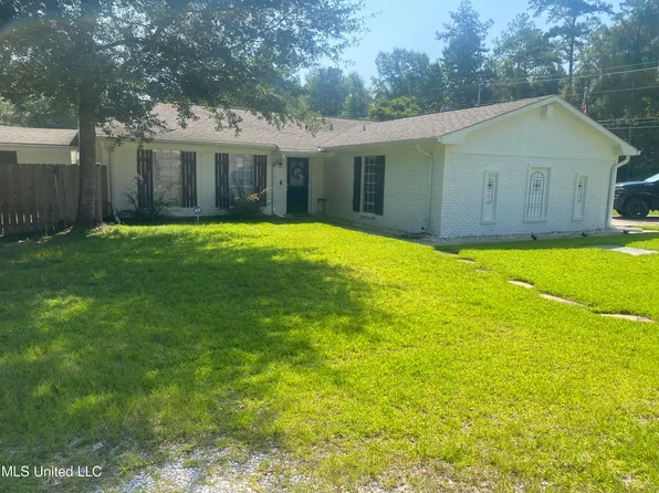 980 Apua St, Diamondhead, MS 39525