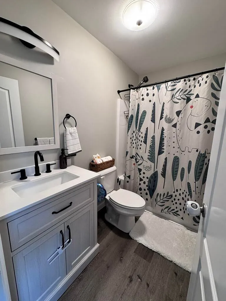 3 bed, 2.5 bath, 1300 sqft, $1,550 — Photo 2