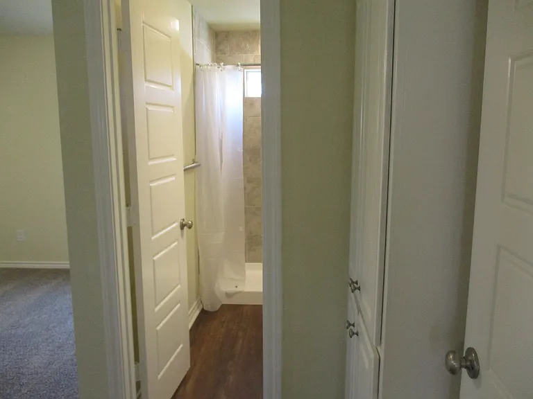 1718 NW Dallas St — Photo 19