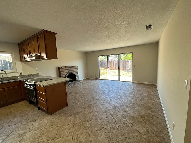 8323 Berman Walk Way — Photo 5