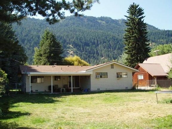 Large Lot w/Mountain View