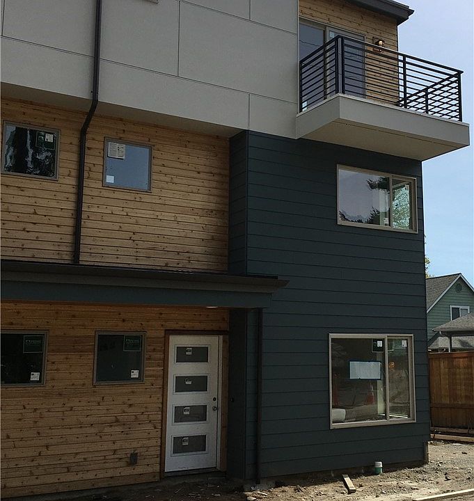 2nd image of 18344 Stone Ave N Unit C