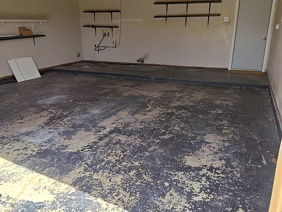 3rd image of 2420 Lake Michigan Dr