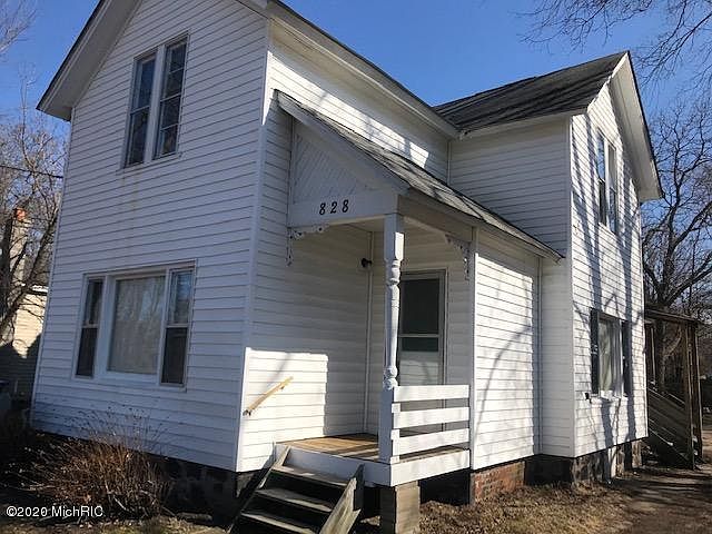1st image of 828 Gibson St