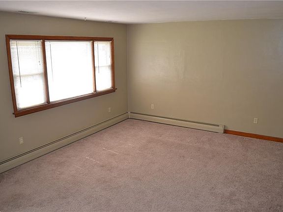5th image of 908 Gould Ave
