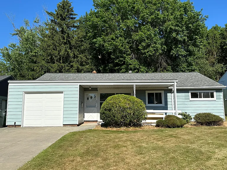 1109 Ranchland Dr — Photo 2