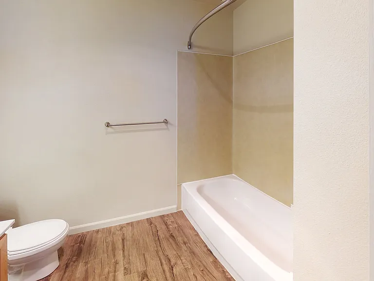 The Hawthorne Apartments — Photo 54