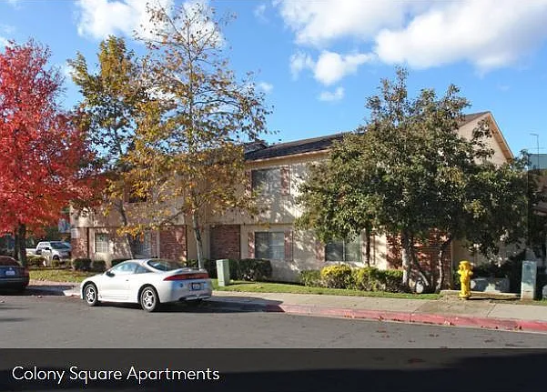 4850 Williamsburg Ln #11 — Photo 1