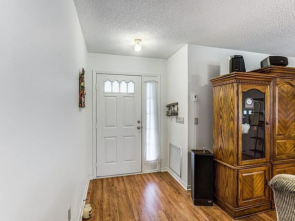 4th image of 19 Easter Ross Ct #19B