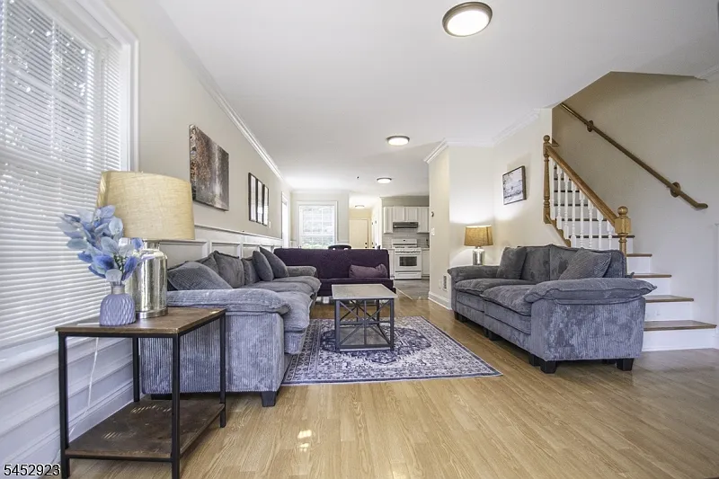 3 bed, 1.5 bath, $4,700 — Photo 3