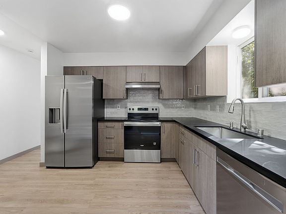 5th image of 19821 Whitman Pl N