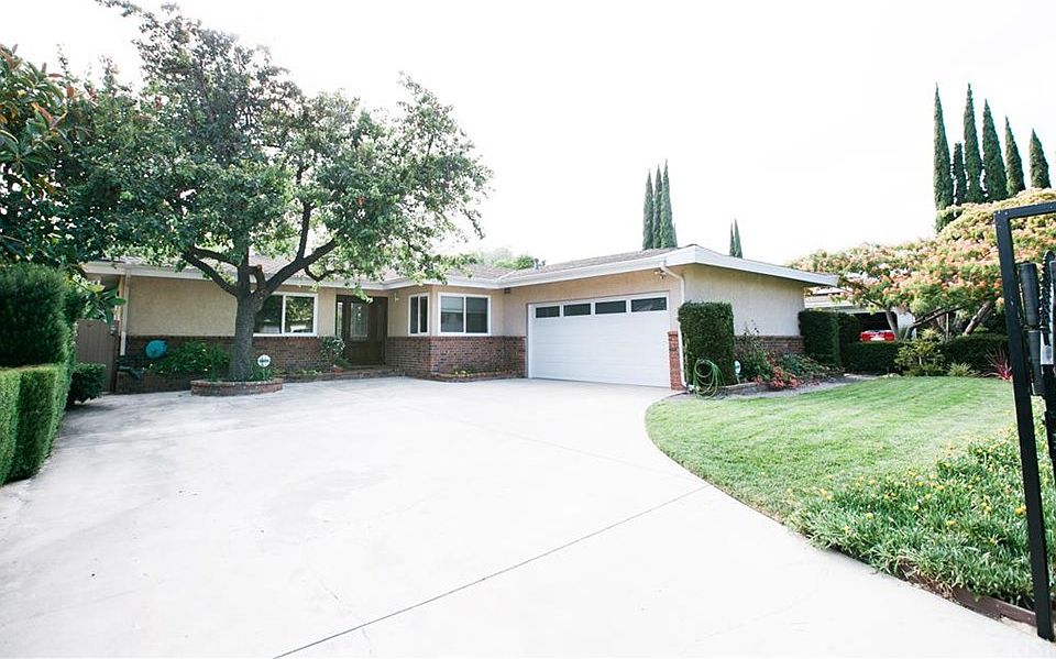 1st image of 8933 Gloria Ave