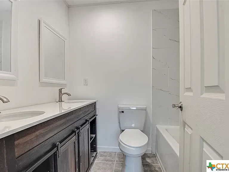 1668 Lakeview Dr — Photo 14