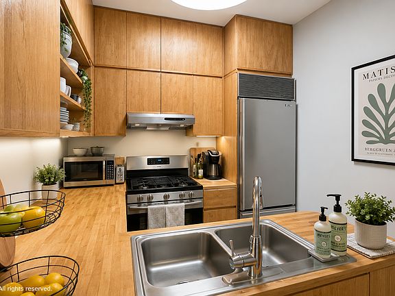 2nd image of 1129 Lexington Ave APT 3