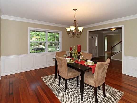 3rd image of 1017 Augustana Dr