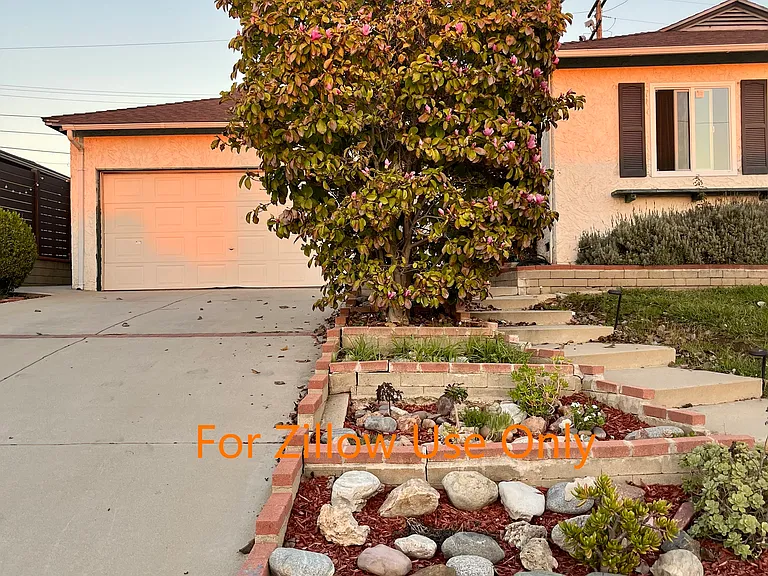 1820 Brockwell Ave — Photo 1