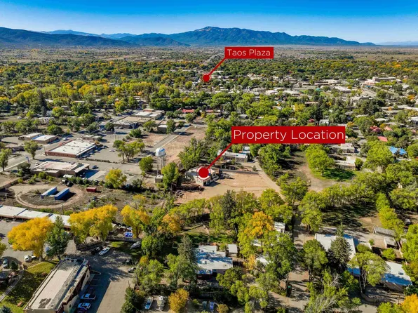 323C Theodora St, Taos, NM 87571