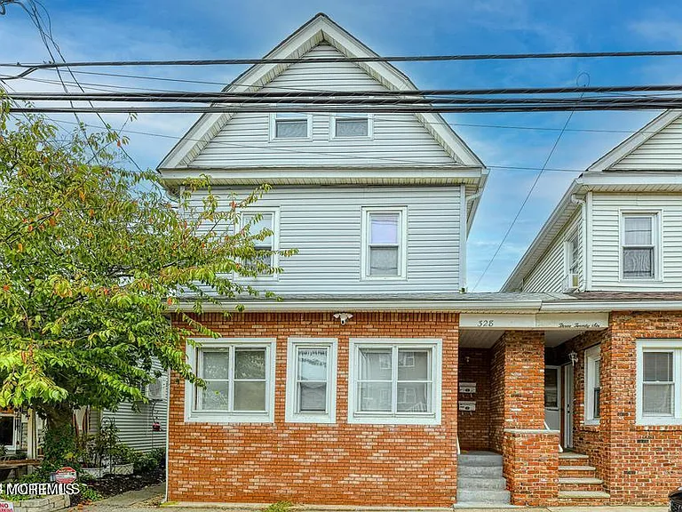 328 Newark Ave #LOWER — Photo 2