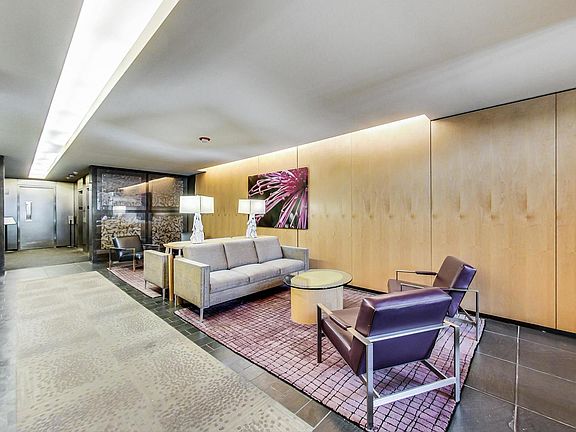 4th image of 2020 N Lincoln Park W APT 18G