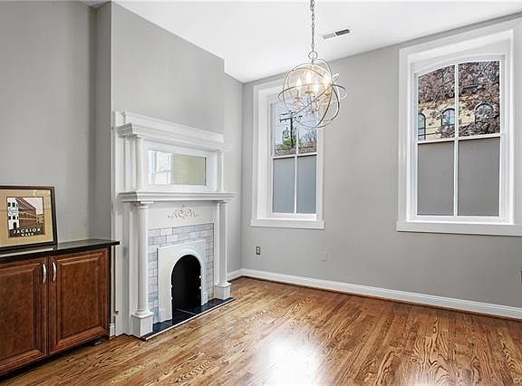 5th image of 527 N 1st St