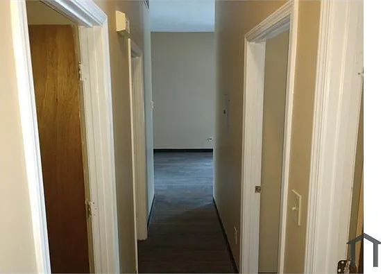 3 bed, $1,300 — Photo 2