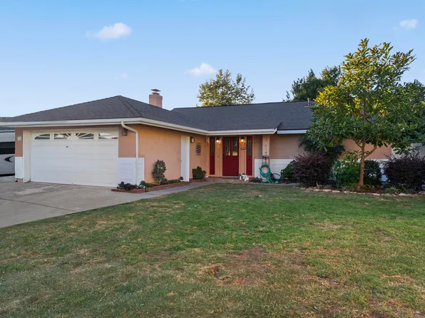 4416 La Tierra Ln, Carpinteria, CA 93013