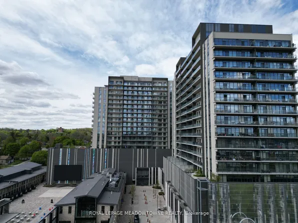 15 Glebe St N #1602, Cambridge, ON N1S 0C3