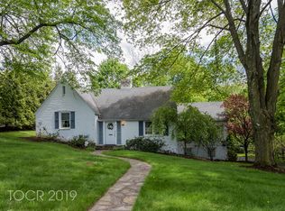 8 Manor Rd, North Haledon, NJ 07508