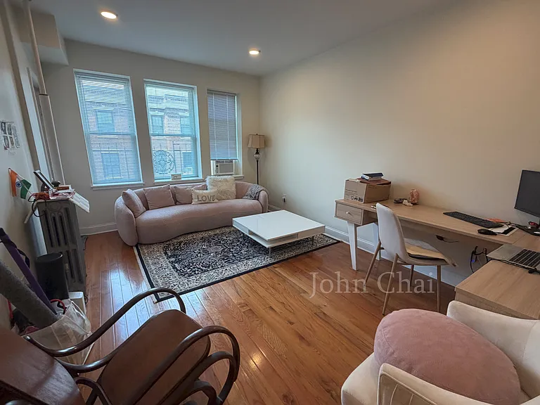 123 Sutherland Rd #E — Photo 2
