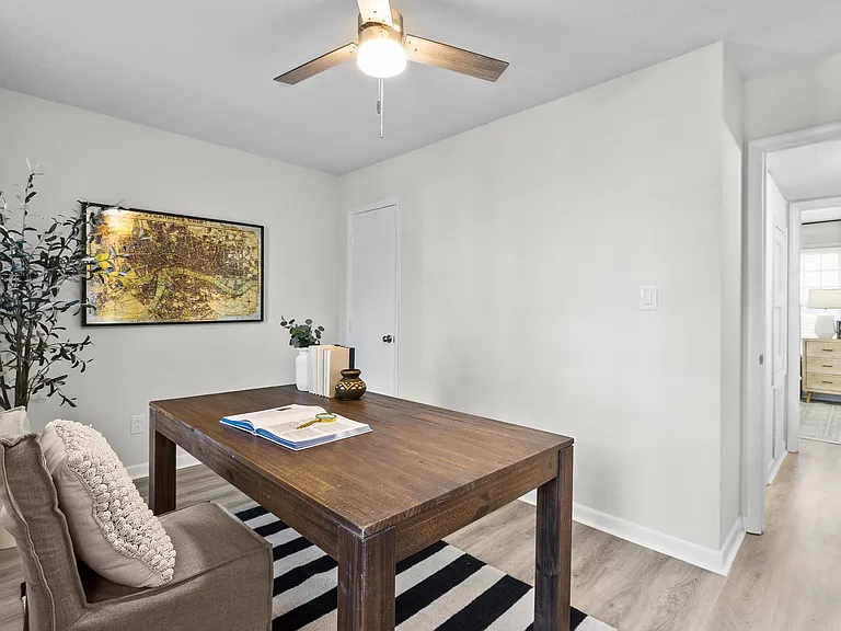 West Oak Apartments — Photo 21