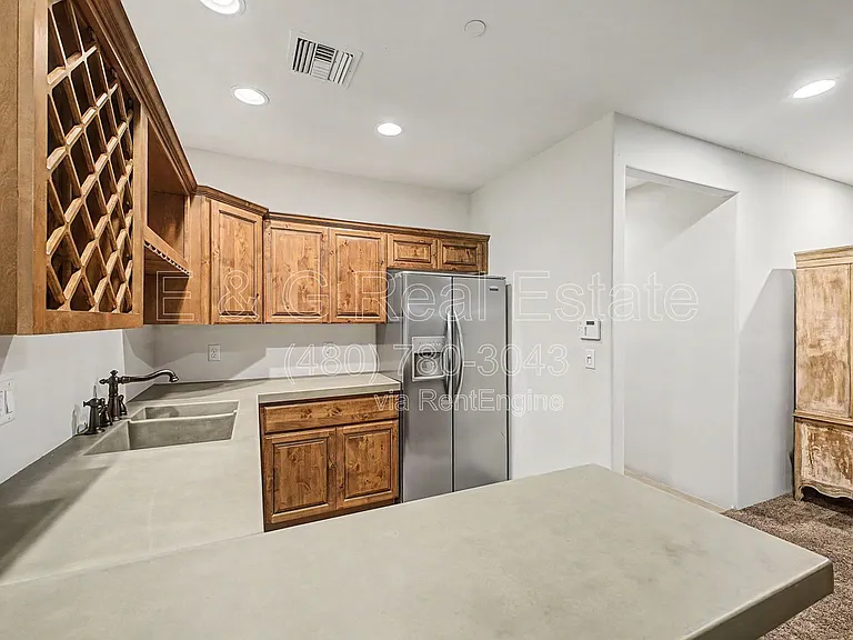 304 S Wilson St — Photo 33