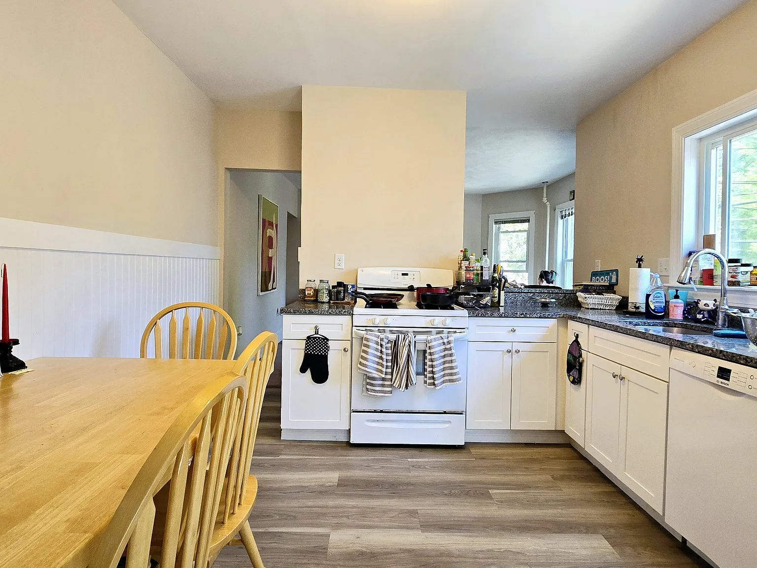 4 bed, $5,400 — Photo 1