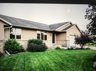 909 3rd Ave E, Holmen, WI 54636