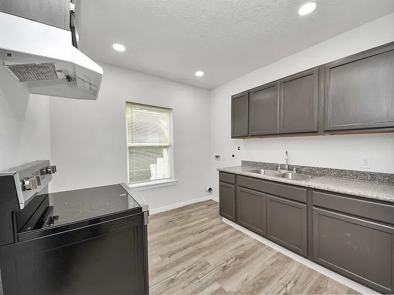 7021 Canal St #A — Photo 10