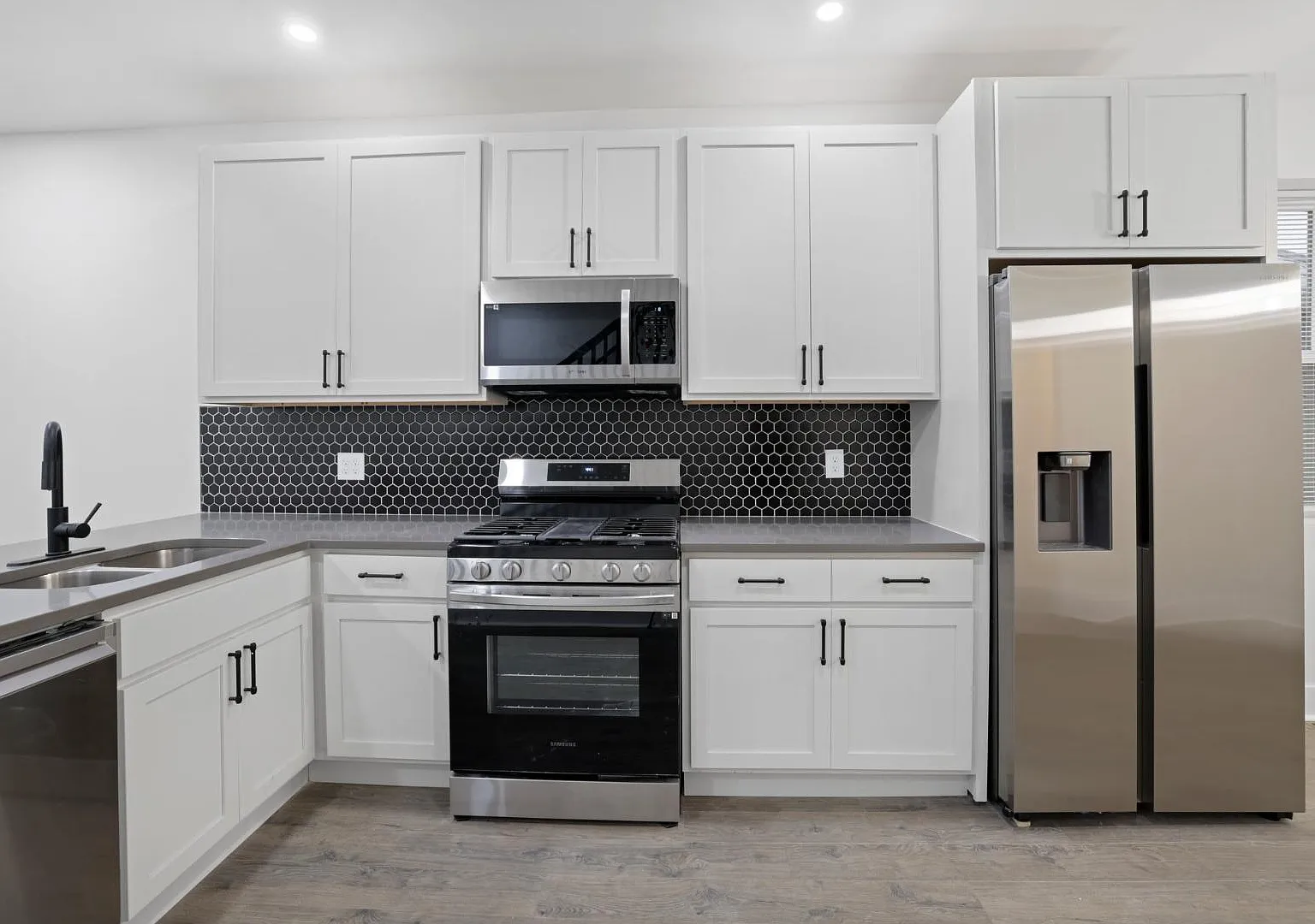 272 S 22nd St - 272 South 22nd Street — Photo 3