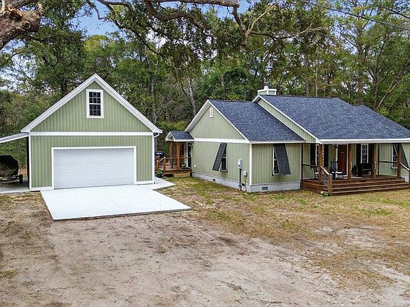 3rd image of 2484 Marina Rd