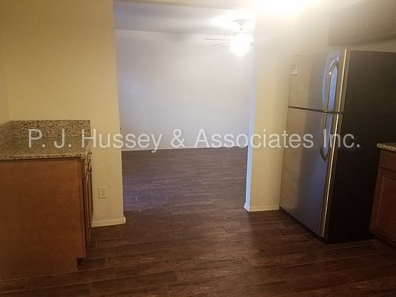 2nd image of 3029 E Paradise Ln APT 114