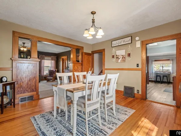 116 W E St, Elmwood, NE 68349