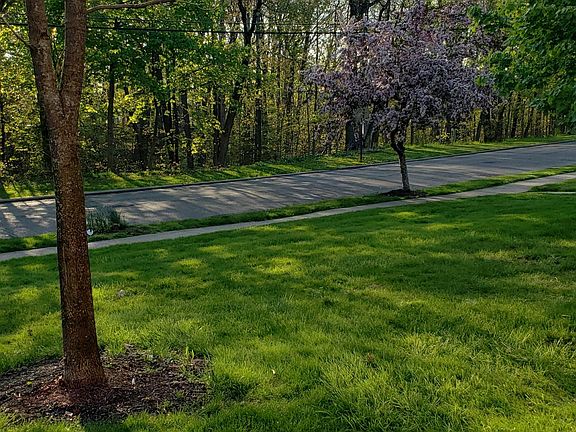 2nd image of 4395 Fairway Dr