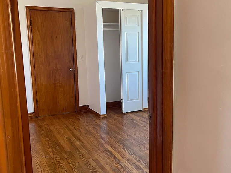 526 Franklin Ave #1 — Photo 11