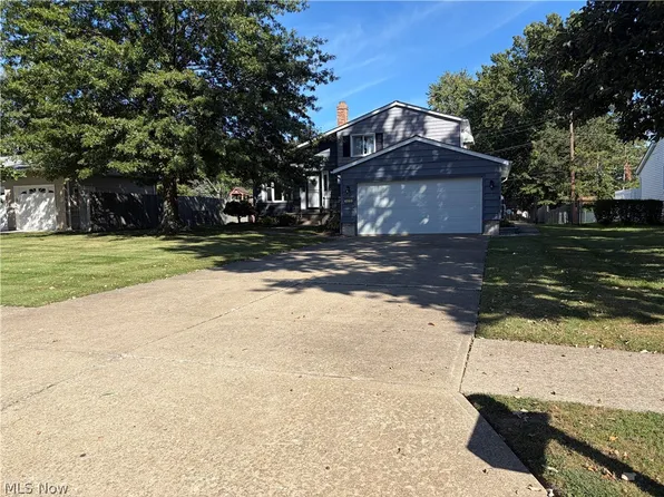 525 Saint Lawrence Blvd, Eastlake, OH 44095