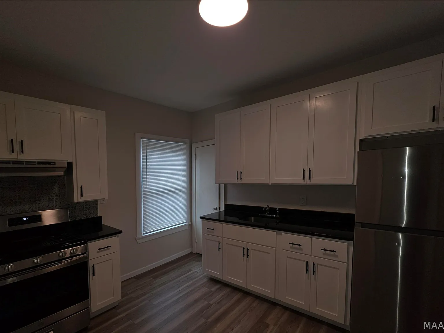 2 bed, 2.0 bath, 900 sqft, $1,225 — Photo 1